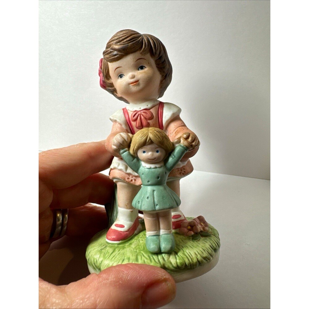 Homco Hand Painted Ceramic Girl Figurine on Grass Base #1440 Multicolor